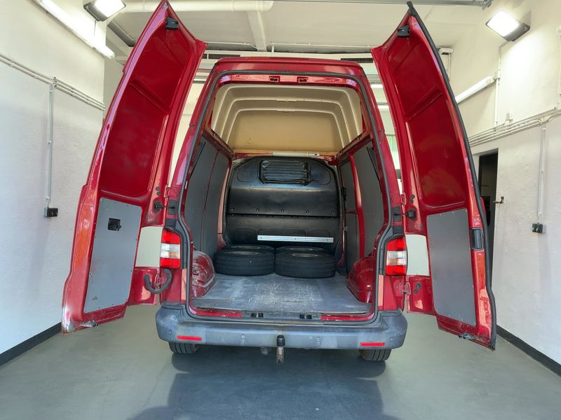 Volkswagen T5 Transporter 2.0 TDI Kasten-Hochdach lang 2010 – снимка 16