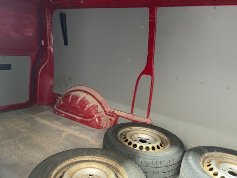 Volkswagen T5 Transporter 2.0 TDI Kasten-Hochdach lang 2010 – снимка 20
