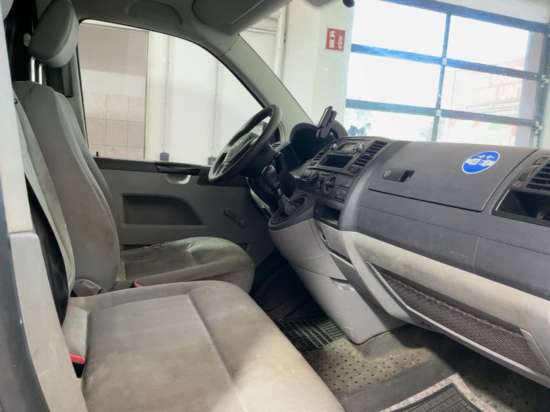 Volkswagen T5 Transporter 2.0 TDI Kasten-Hochdach lang 2010 – снимка 17