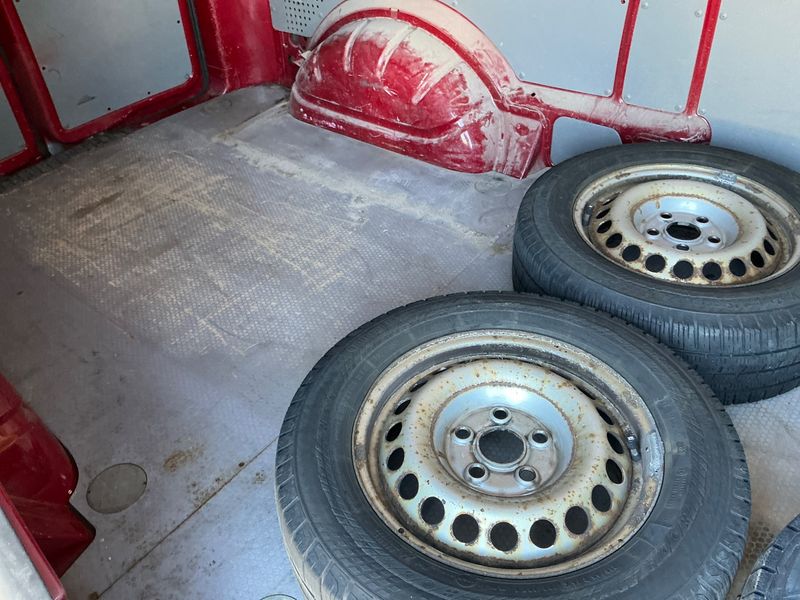 Volkswagen T5 Transporter 2.0 TDI Kasten-Hochdach lang 2010 – снимка 45