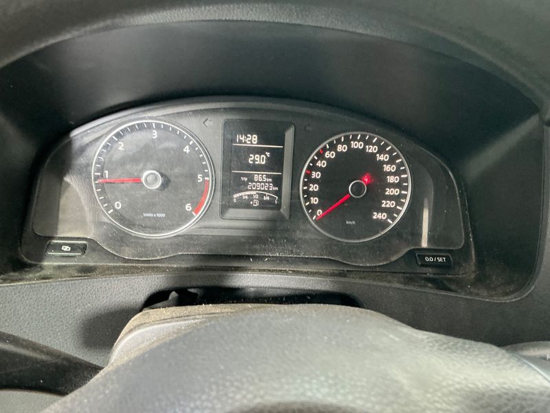 Volkswagen T5 Transporter 2.0 TDI Kasten-Hochdach lang 2010 – снимка 19