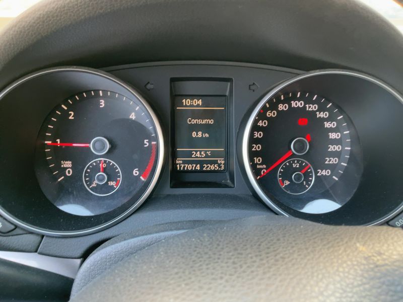 Volkswagen Golf VI 1.6 TDI Advance 2009 – снимка 18
