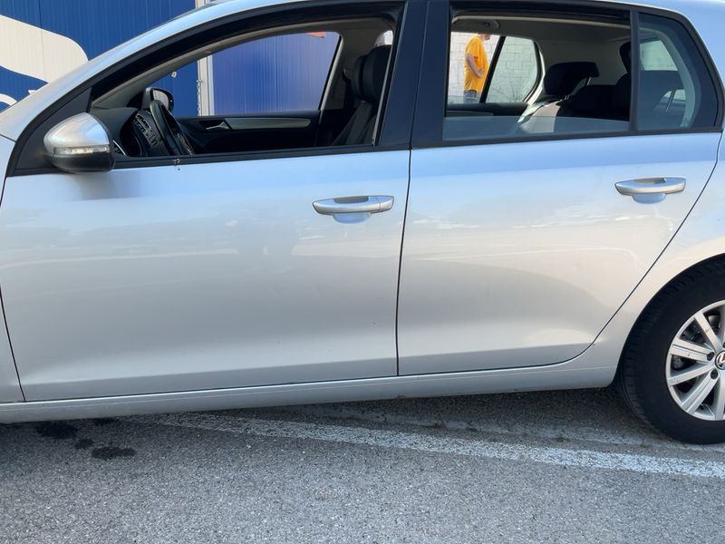 Volkswagen Golf VI 1.6 TDI Advance 2009 – снимка 4