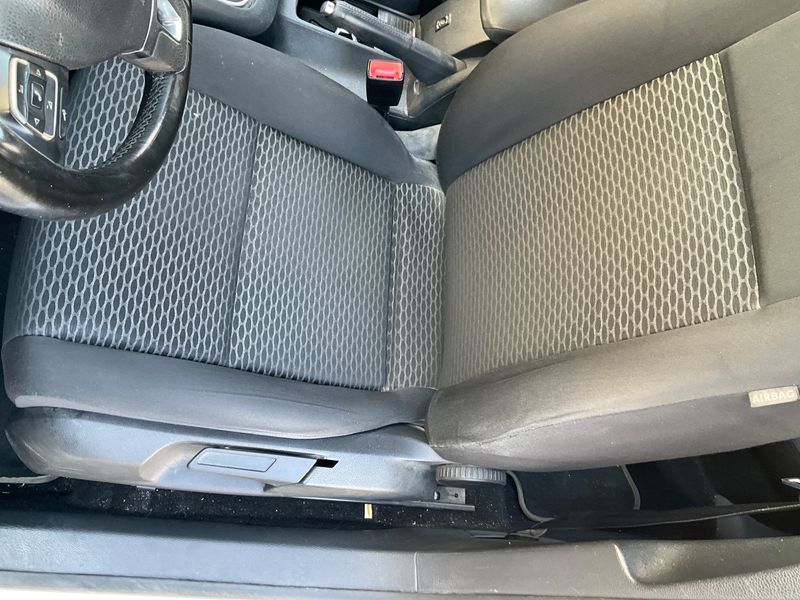 Volkswagen Golf VI 1.6 TDI Advance 2009 – снимка 29