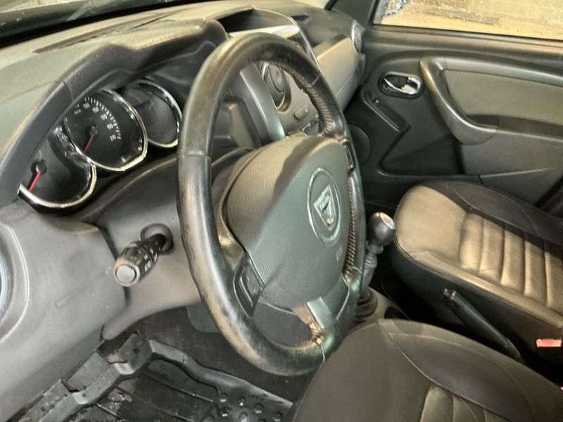 Dacia Duster 1.2 TCe Urban Explorer 4x2 2016 – снимка 26