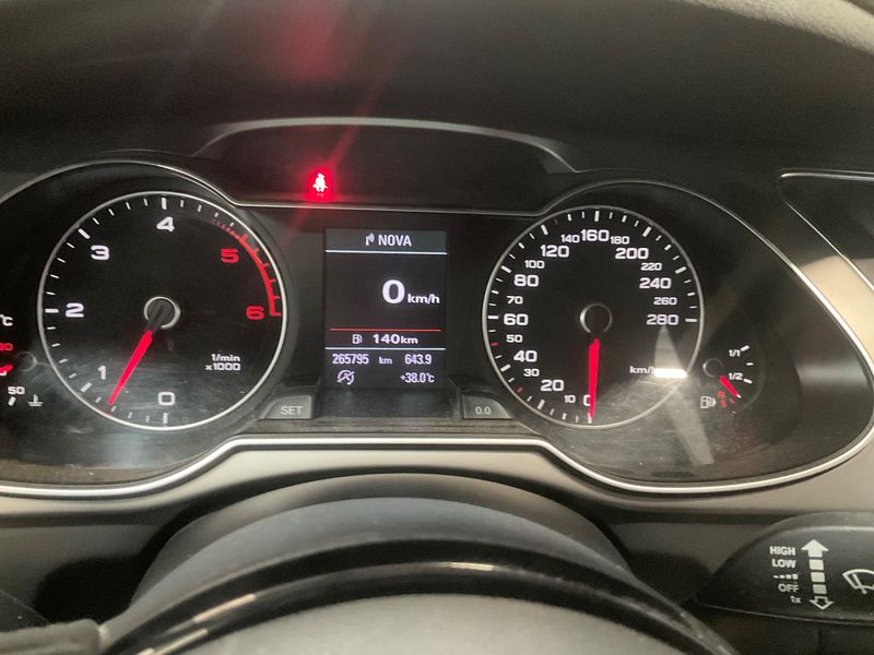 Audi A4 3.0 V6 TDI quattro Attraction 2012 – снимка 18