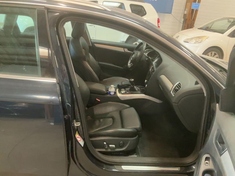 Audi A4 3.0 V6 TDI quattro Attraction 2012 – снимка 16