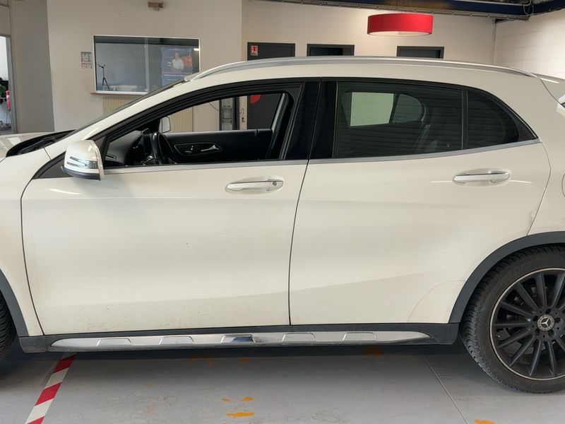 Mercedes-Benz GLA-Klasse GLA 220 d 4Matic Fascination 2017 – снимка 4