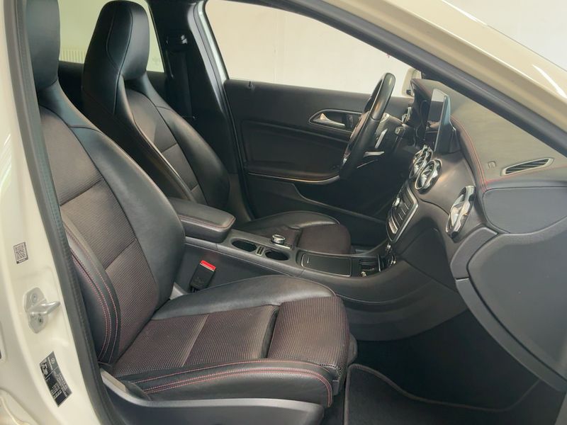 Mercedes-Benz GLA-Klasse GLA 220 d 4Matic Fascination 2017 – снимка 16