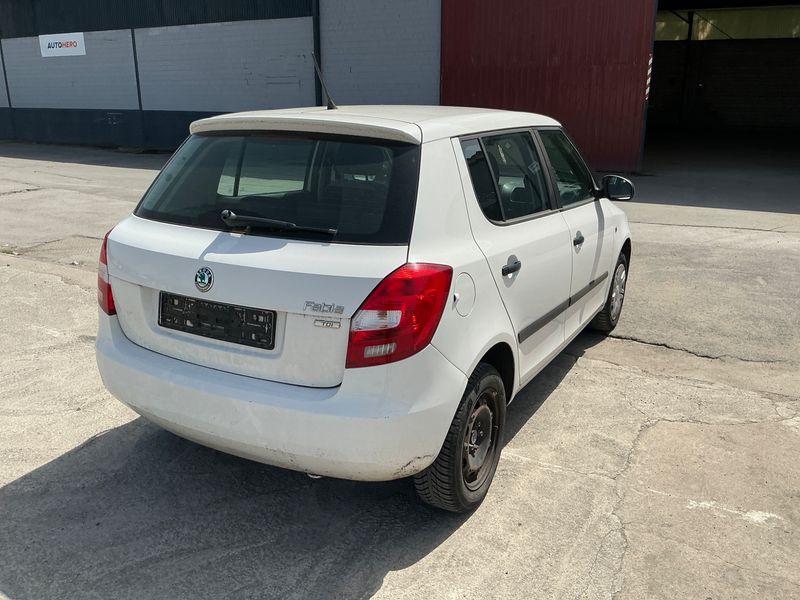 Skoda Fabia 1.6 TDI Classic 2012 – снимка 2