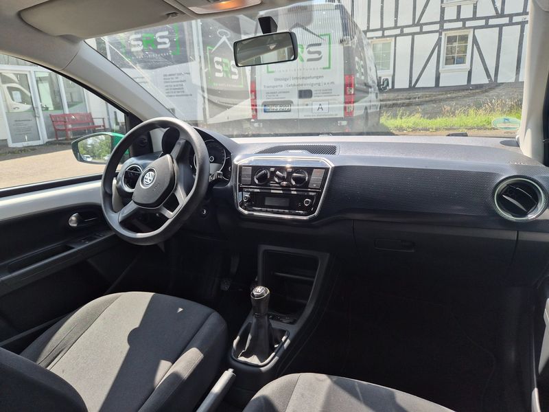 Volkswagen up! 1.0 Move up! 2017 – снимка 18