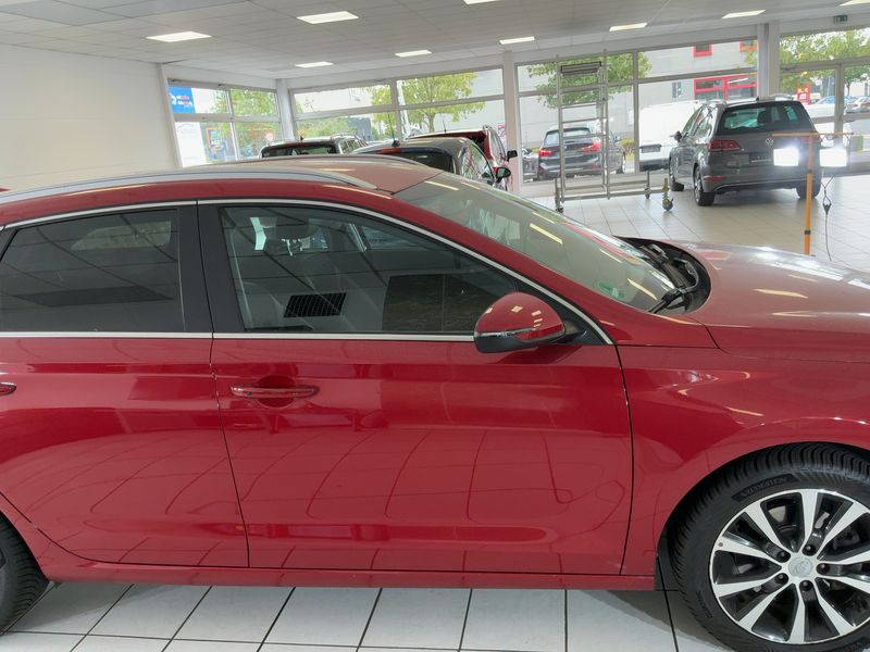 Hyundai i30 1.6 CRDi Premium 2019 – снимка на щета