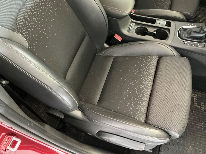 Hyundai i30 1.6 CRDi Premium 2019 – снимка на щета