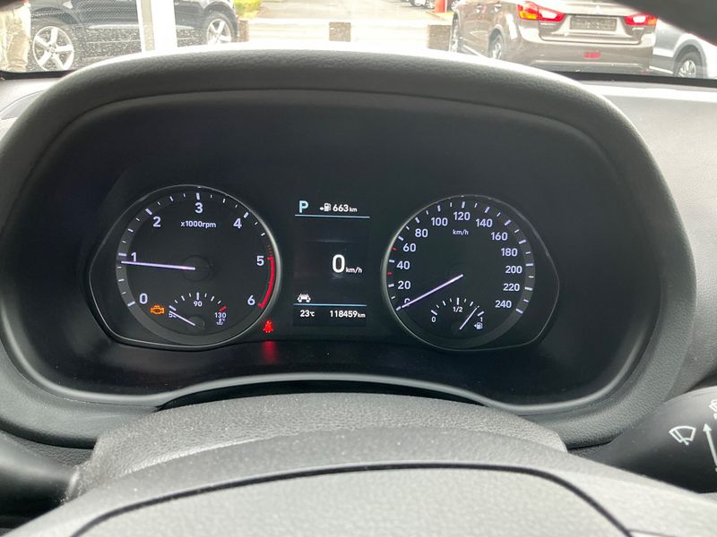 Hyundai i30 1.6 CRDi Premium 2019 – снимка 13