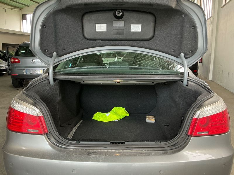 BMW 5er 520d 2009 – снимка 10