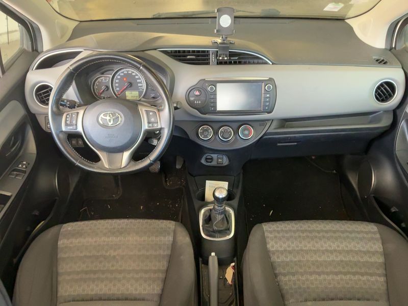 Toyota Yaris 1.4 D-4D Business 2016 – снимка 17