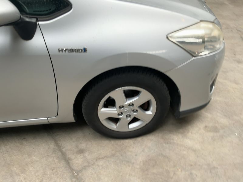Toyota Auris 1.8 Hybrid Dynamic 2012 – снимка 11