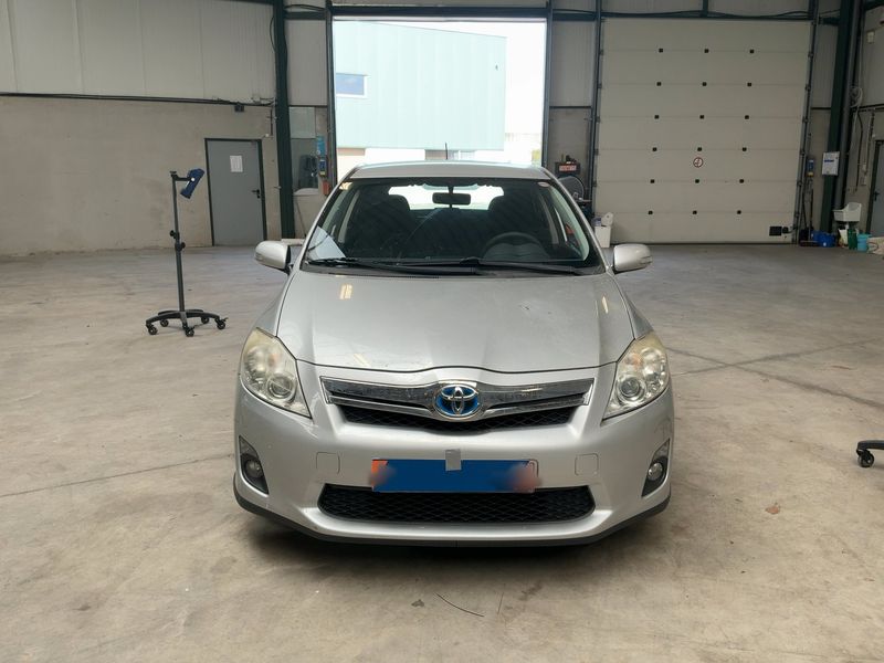 Toyota Auris 1.8 Hybrid Dynamic 2012 – снимка 14