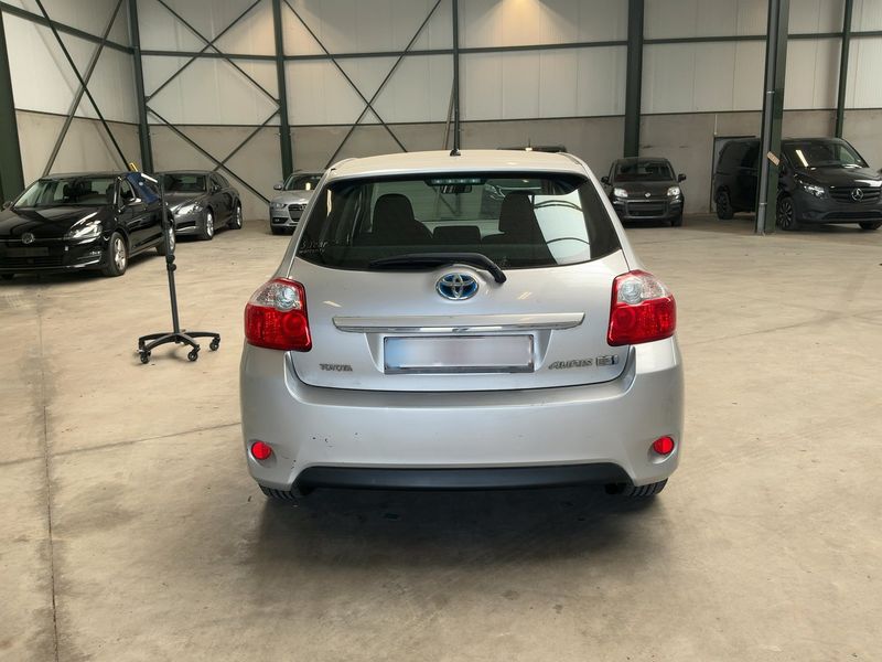 Toyota Auris 1.8 Hybrid Dynamic 2012 – снимка 7