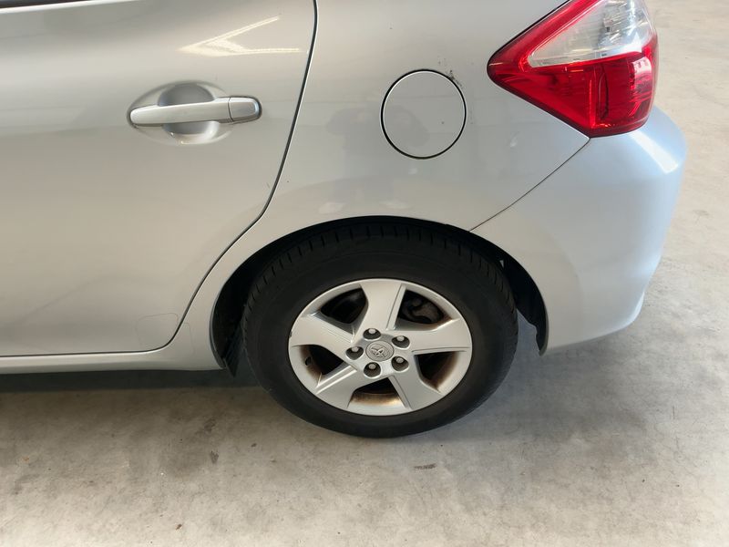 Toyota Auris 1.8 Hybrid Dynamic 2012 – снимка 5