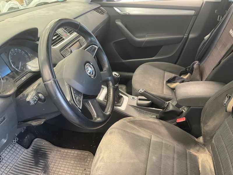 Skoda Octavia 2.0 TDI Elegance 4x4 2015 – снимка 50