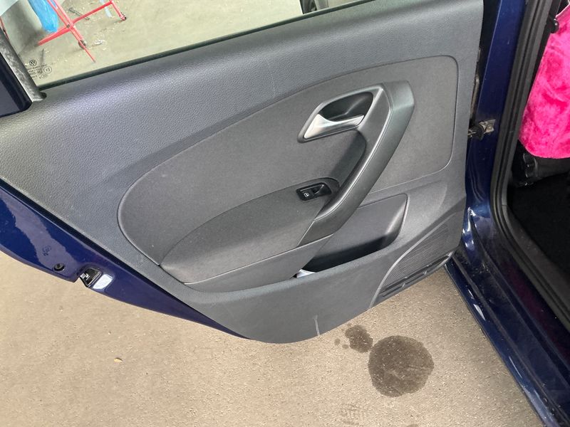 Volkswagen Polo 1.2 Comfortline 2010 – снимка 38