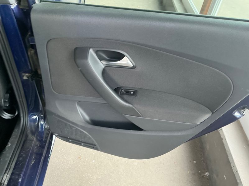 Volkswagen Polo 1.2 Comfortline 2010 – снимка 41