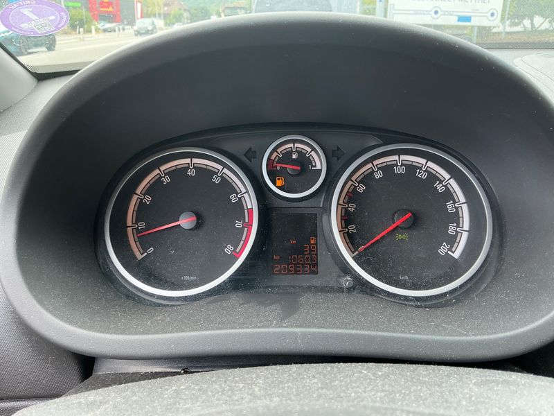 Opel Corsa 1.2 Graphite 2014 – снимка 4