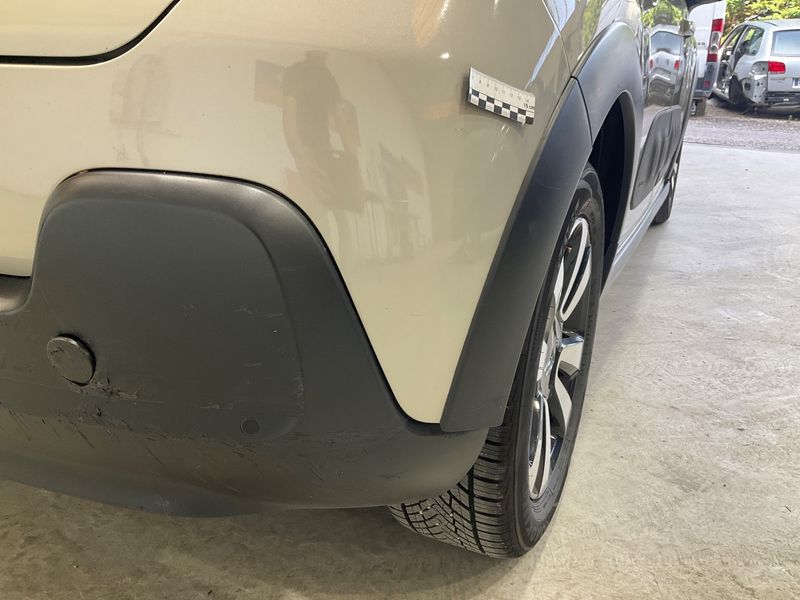 Citroen C3 1.2 PureTech Shine 2017 – снимка 29