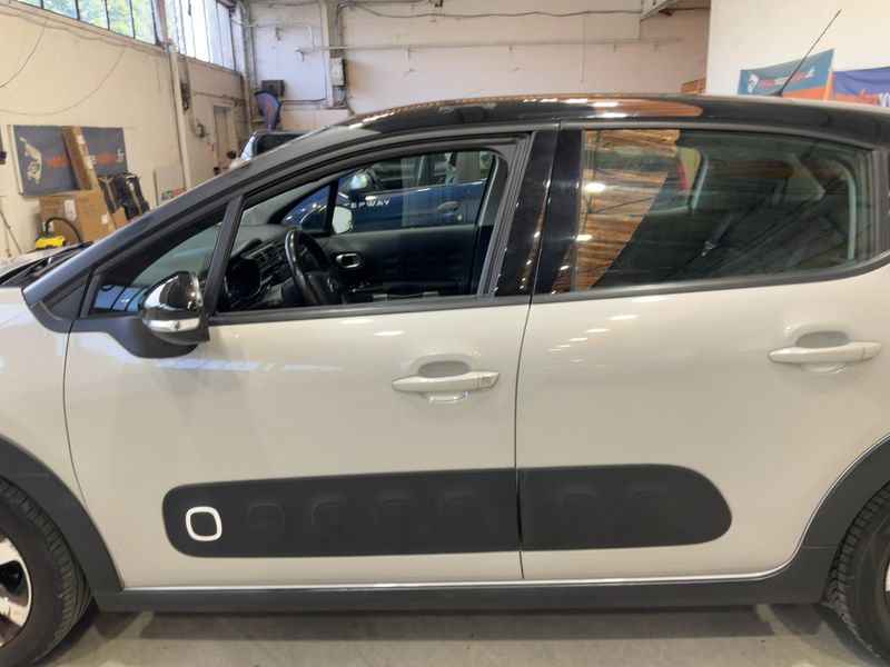 Citroen C3 1.2 PureTech Shine 2017 – снимка 4
