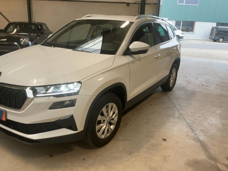 Skoda Karoq 1.5 TSI ACT Ambition 2023 – снимка 2