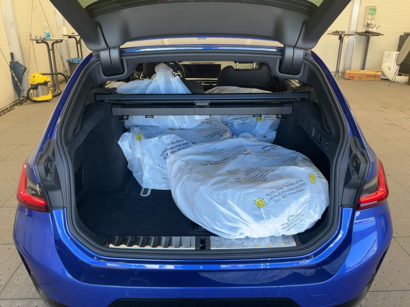 BMW 3er 330i xDrive M Sport 2024 – снимка 16