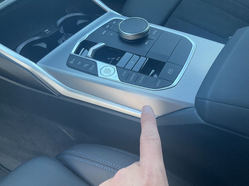 BMW 3er 330i xDrive M Sport 2024 – снимка 24