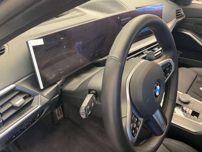 BMW 3er 330i xDrive M Sport 2024 – снимка 26