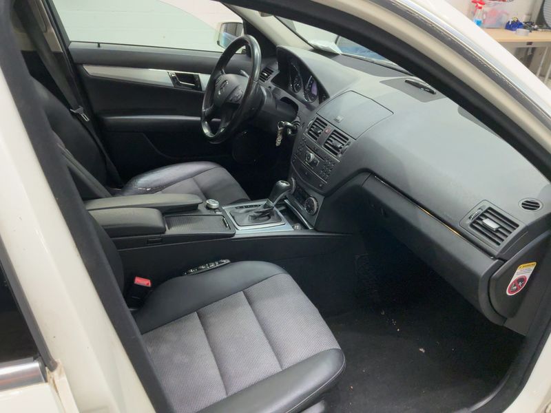 Mercedes-Benz C-Klasse C 220 CDI T BlueEfficiency Avantgarde 2011 – снимка 17
