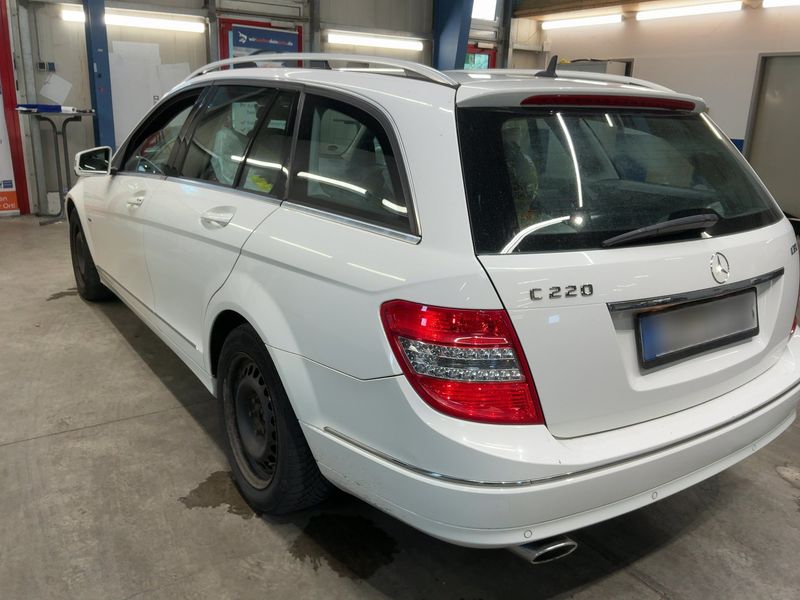 Mercedes-Benz C-Klasse C 220 CDI T BlueEfficiency Avantgarde 2011 – снимка 6