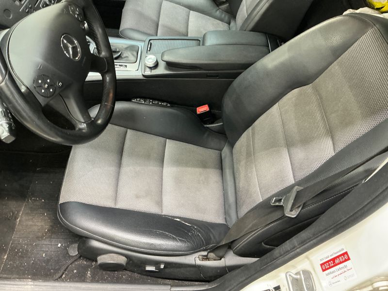 Mercedes-Benz C-Klasse C 220 CDI T BlueEfficiency Avantgarde 2011 – снимка 23