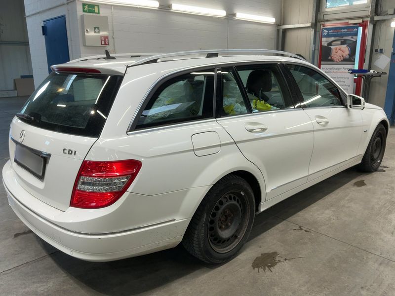 Mercedes-Benz C-Klasse C 220 CDI T BlueEfficiency Avantgarde 2011 – снимка 8