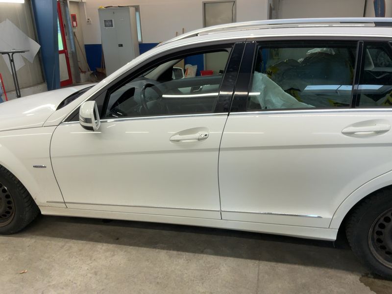 Mercedes-Benz C-Klasse C 220 CDI T BlueEfficiency Avantgarde 2011 – снимка 4