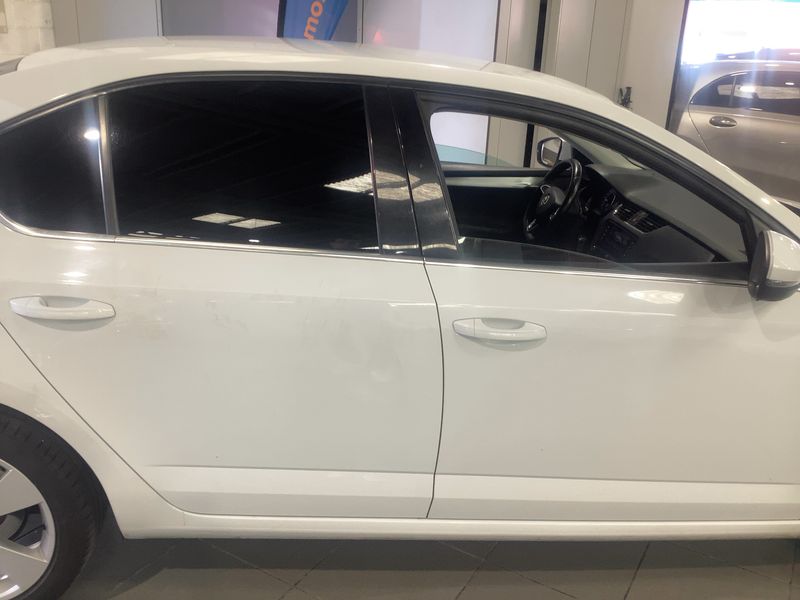 Skoda Octavia 1.6 TDI Like 2019 – снимка 10