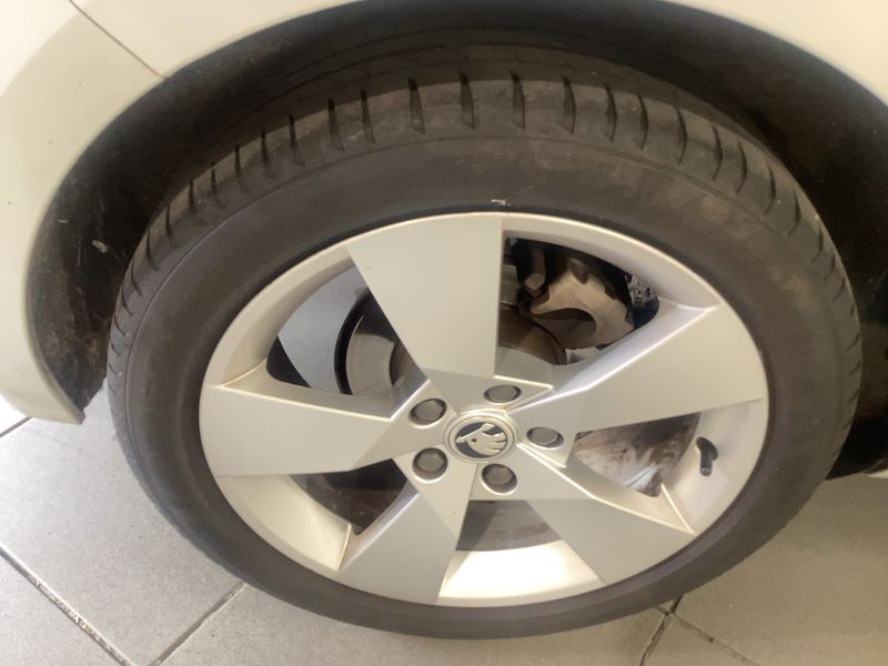 Skoda Octavia 1.6 TDI Like 2019 – снимка 9
