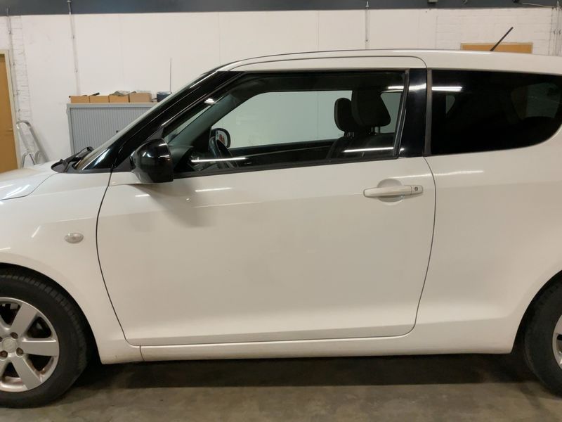 Suzuki Swift 1.2 Comfort 2011 – снимка 4