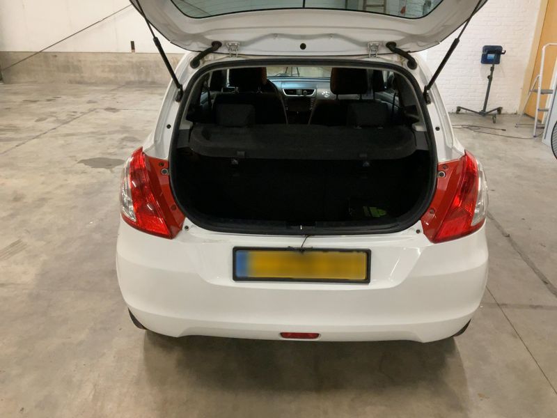 Suzuki Swift 1.2 Comfort 2011 – снимка 15