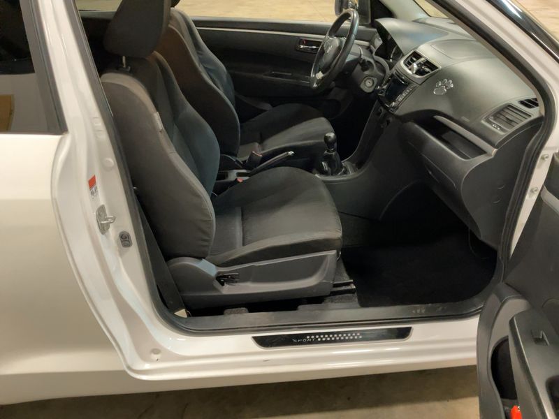 Suzuki Swift 1.2 Comfort 2011 – снимка 16