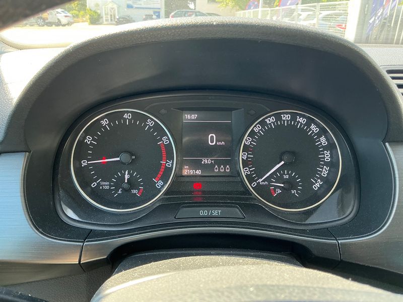 Skoda Fabia 1.0 TSI Style 2017 – снимка 19