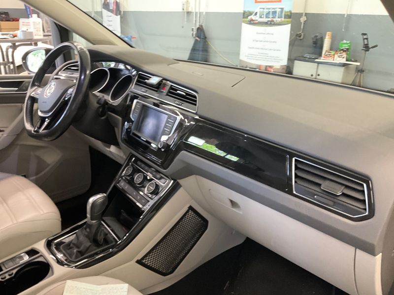 Volkswagen Touran 2.0 TDI Highline BlueMotion Tech 2017 – снимка 22