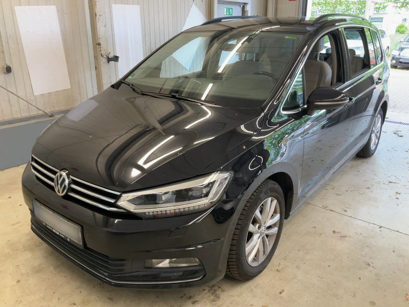 Volkswagen Touran 2.0 TDI Highline BlueMotion Tech 2017 – снимка 1