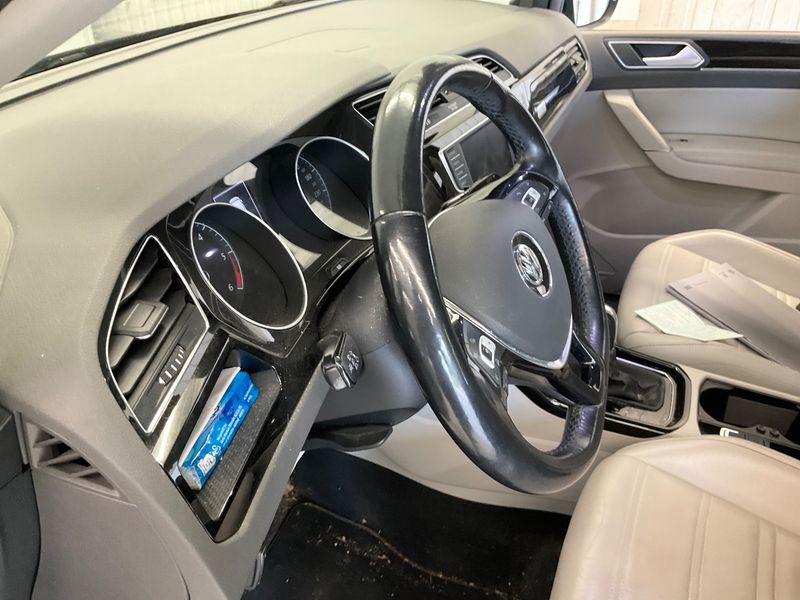 Volkswagen Touran 2.0 TDI Highline BlueMotion Tech 2017 – снимка 29