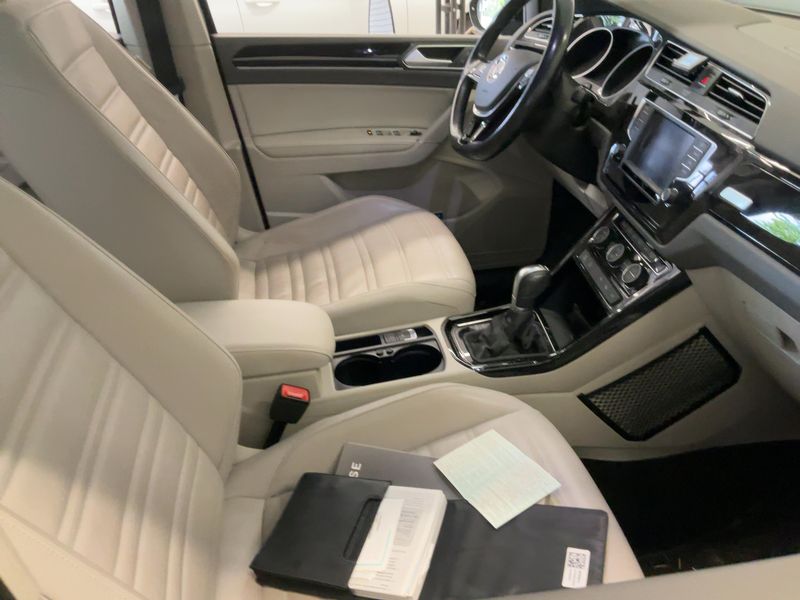 Volkswagen Touran 2.0 TDI Highline BlueMotion Tech 2017 – снимка 16