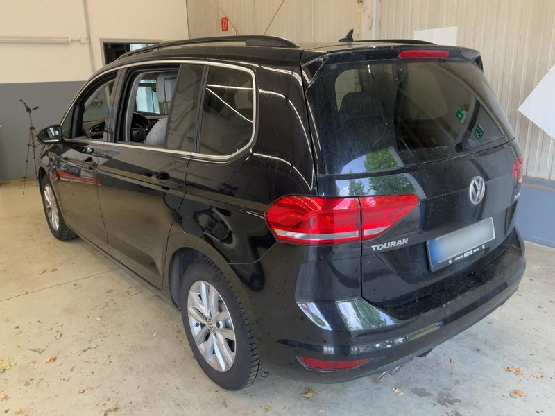 Volkswagen Touran 2.0 TDI Highline BlueMotion Tech 2017 – снимка 6